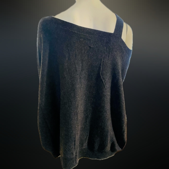 Disney Couture 55% Silk 45% Cashmere Sweater - Picture 2 of 4